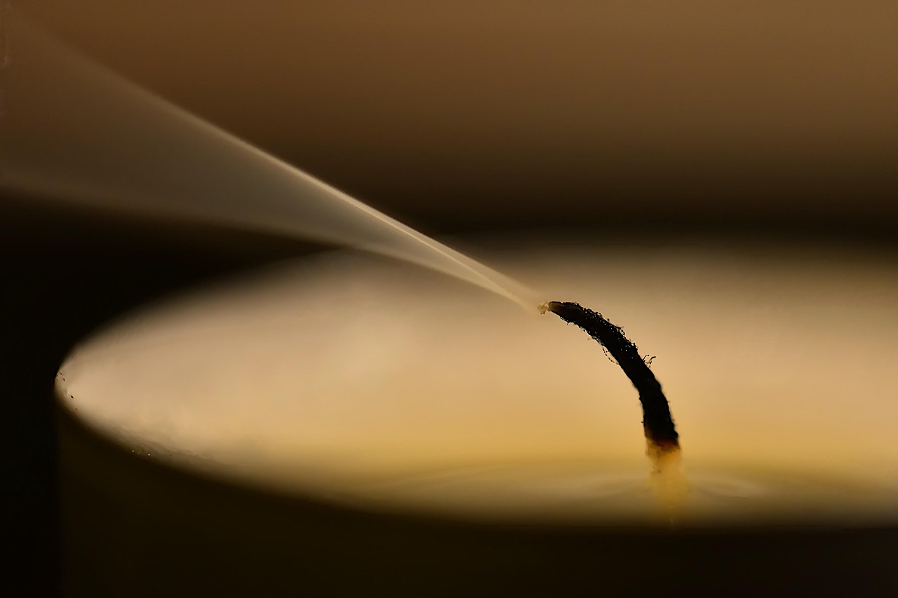 Massage à la bougie chez Insolite Beauté, Institut de Beauté à Saint Etienne et alentours