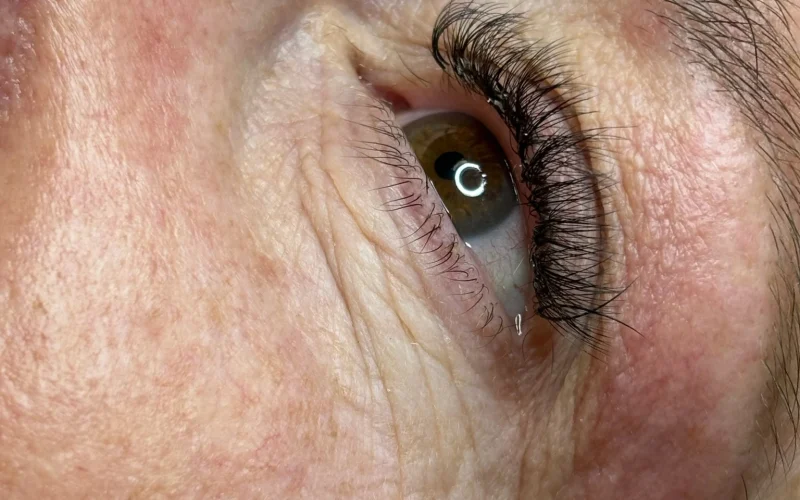 Extension de cils - Institut de beauté à Saint Etienne - Insolite Beauté