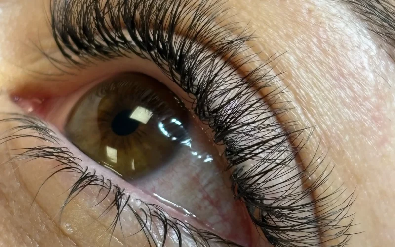 Extension de cils - Institut de beauté à Saint Etienne - Insolite Beauté