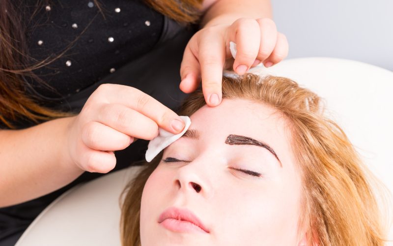insolite-beaute-epilation-de-sourcils-a-saint-etienne-3